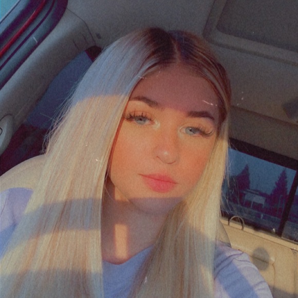 Meet your Posher, Allison - Picture 1 of 1